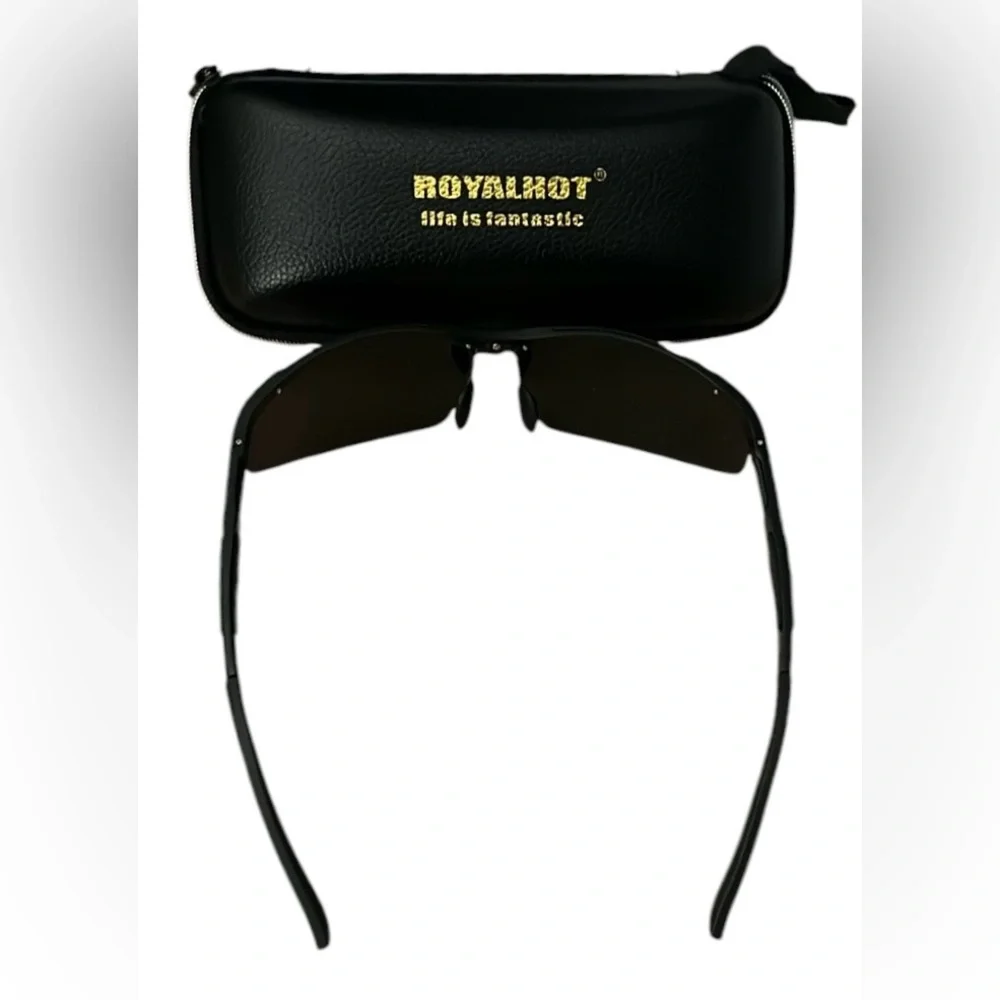 Hostess Pick x 3 🥳💥 Men's New Black Sunglasses with Case